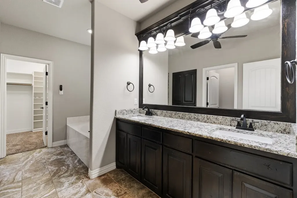 108 Odonna Drive Waxahachie TX 75165