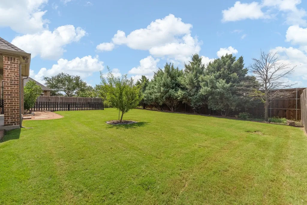 108 Odonna Drive Waxahachie TX 75165