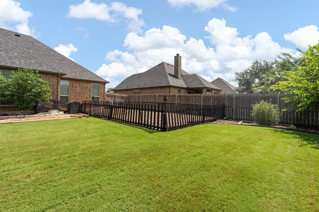 108 Odonna Drive Waxahachie TX 75165