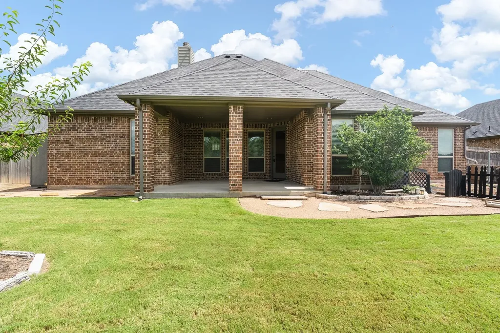 108 Odonna Drive Waxahachie TX 75165