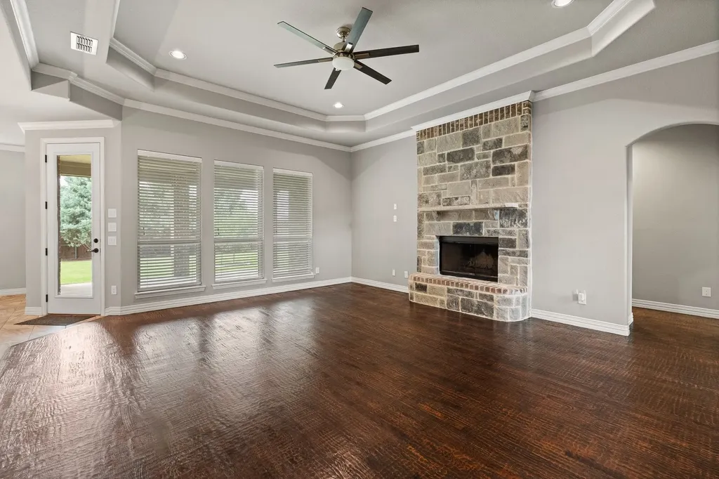 108 Odonna Drive Waxahachie TX 75165