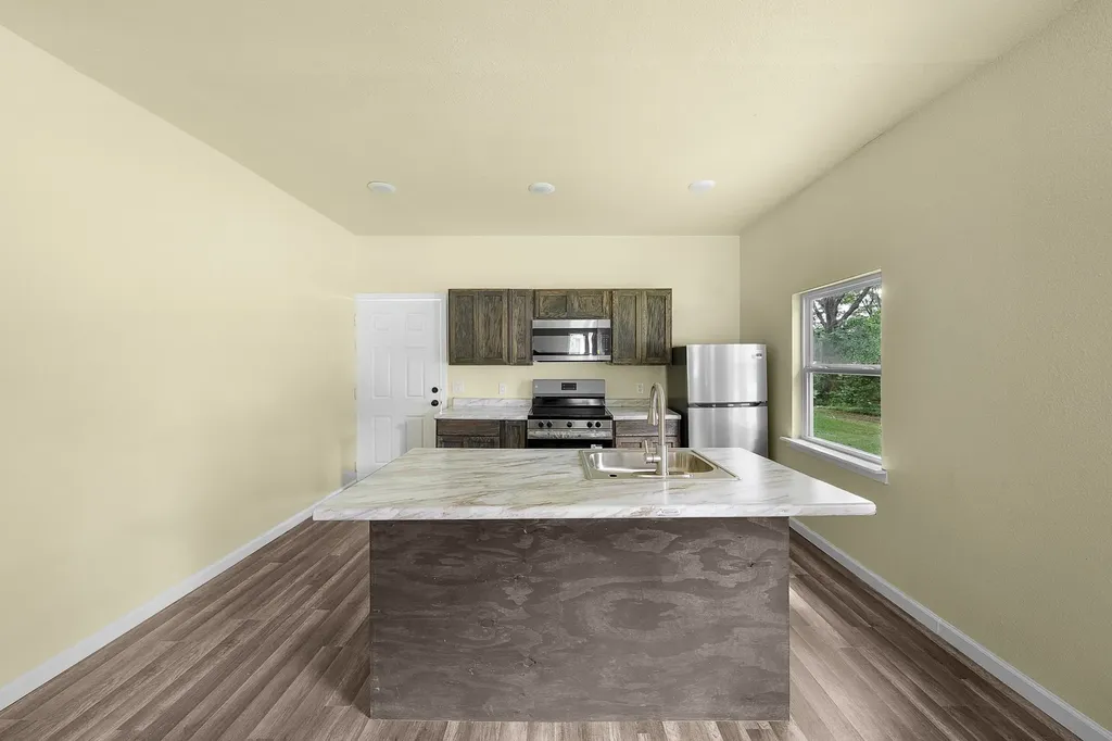 2013 West 10th Street Texarkana TX 75501