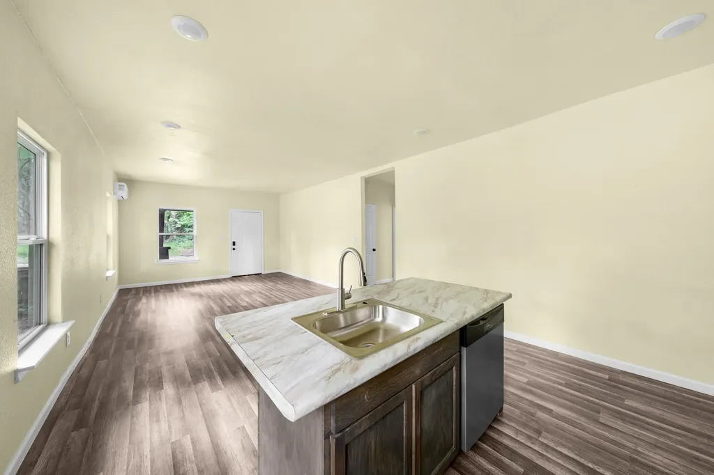 2013 West 10th Street Texarkana TX 75501