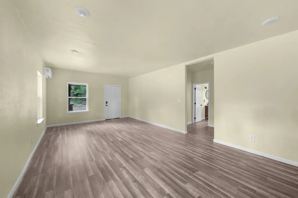 2013 West 10th Street Texarkana TX 75501
