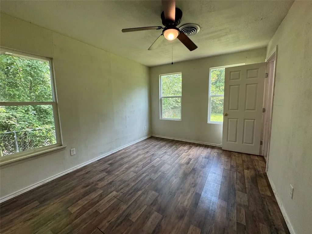 1605 Jackson Street Commerce TX 75428