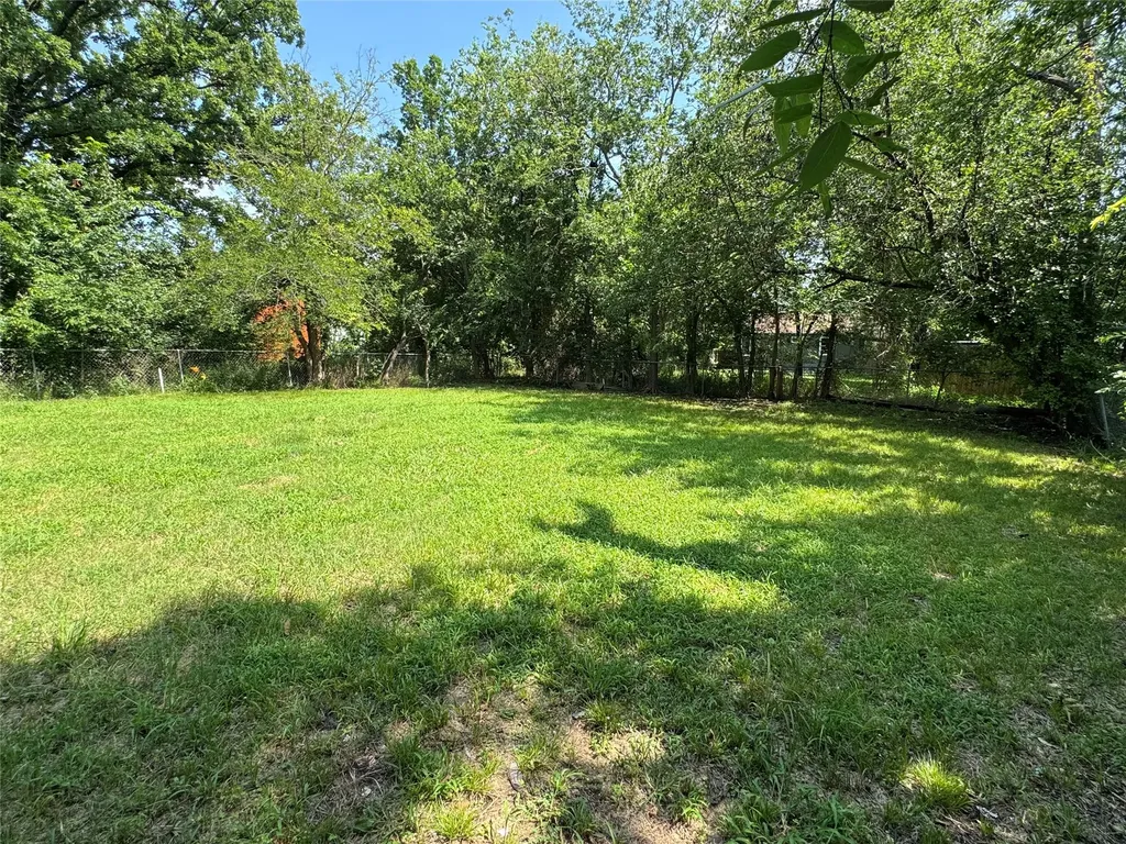 1605 Jackson Street Commerce TX 75428