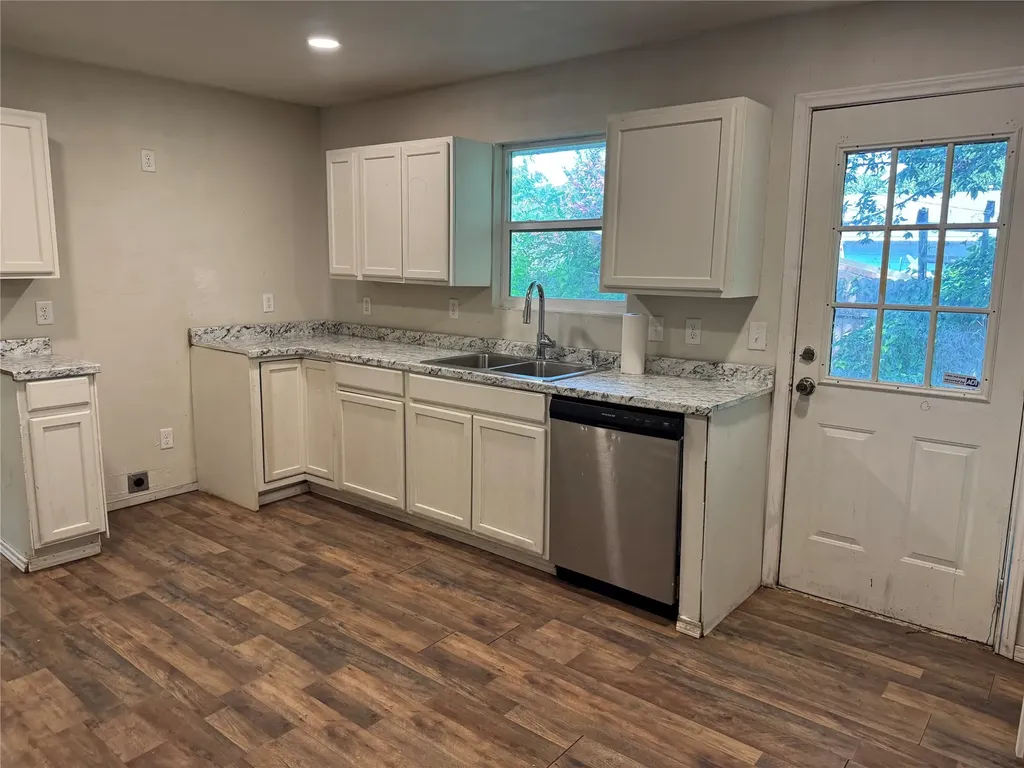 1605 Jackson Street Commerce TX 75428