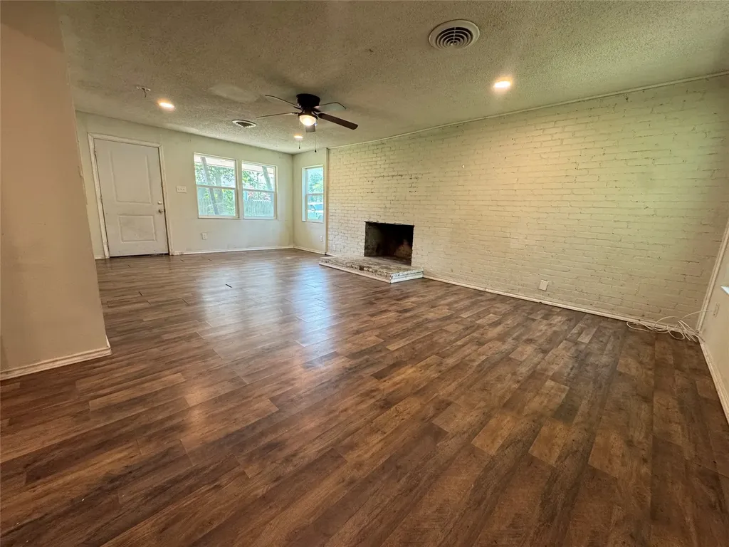 1605 Jackson Street Commerce TX 75428