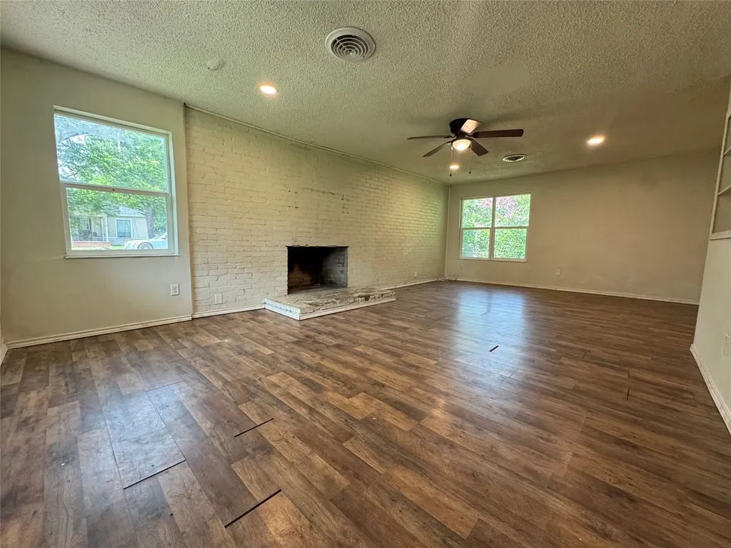 1605 Jackson Street Commerce TX 75428