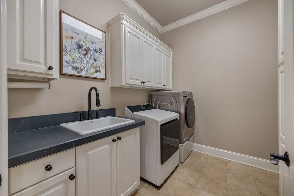 1915 Stonegate Valley Drive Tyler TX 75703