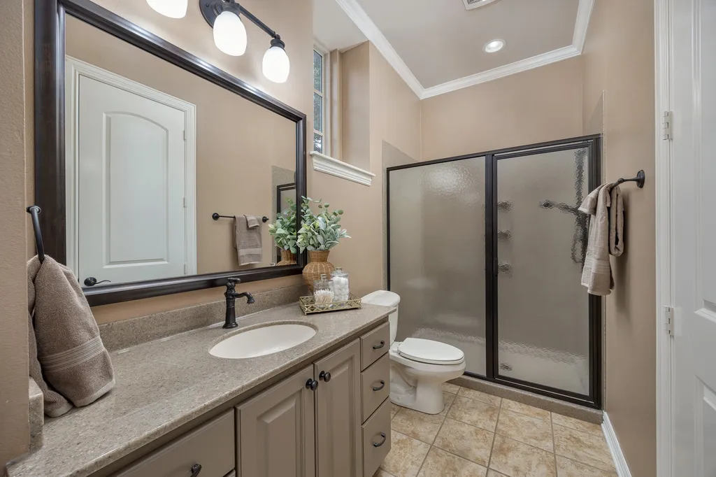 1915 Stonegate Valley Drive Tyler TX 75703