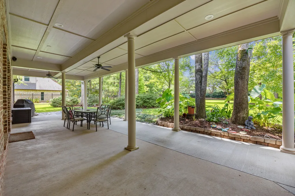 1915 Stonegate Valley Drive Tyler TX 75703