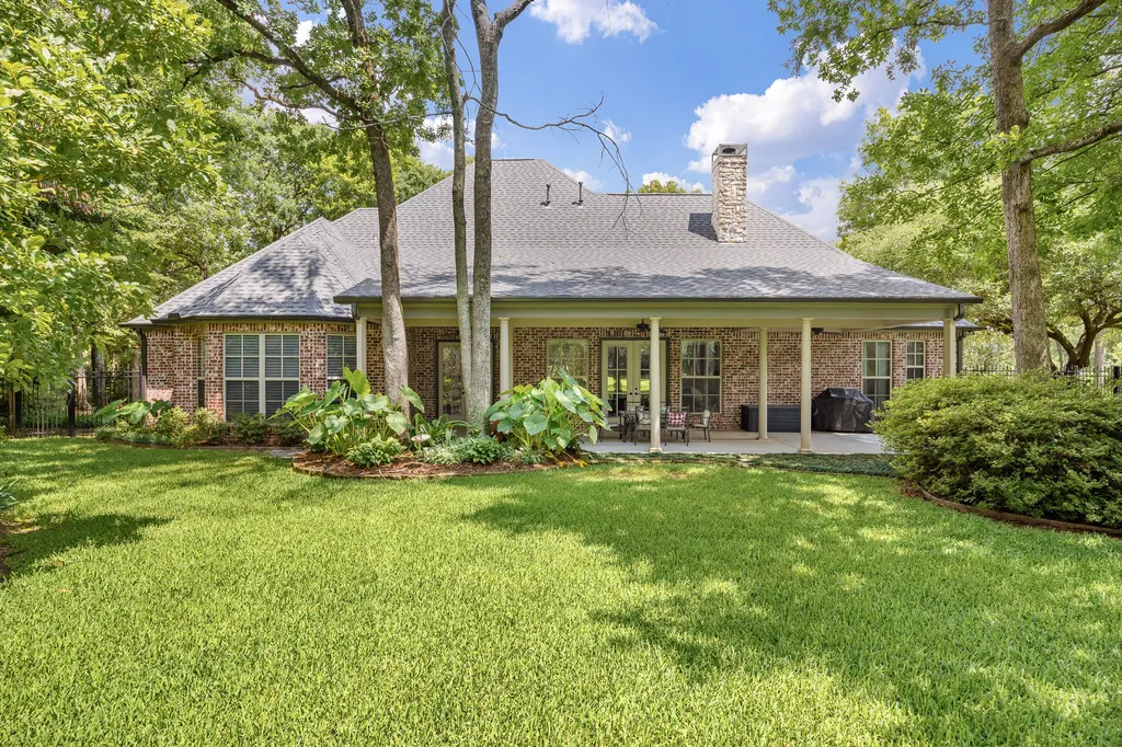 1915 Stonegate Valley Drive Tyler TX 75703