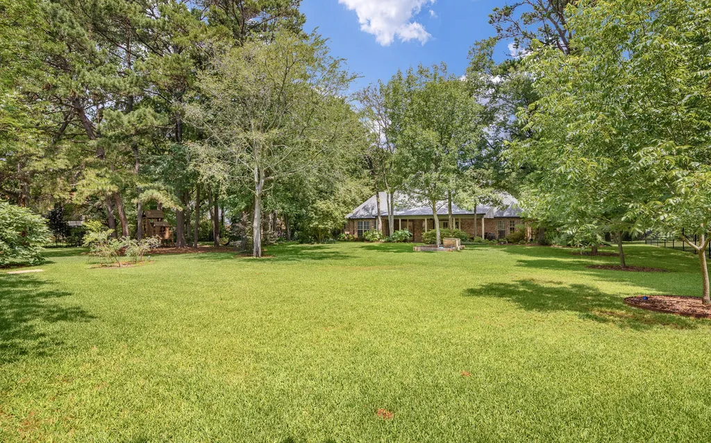1915 Stonegate Valley Drive Tyler TX 75703