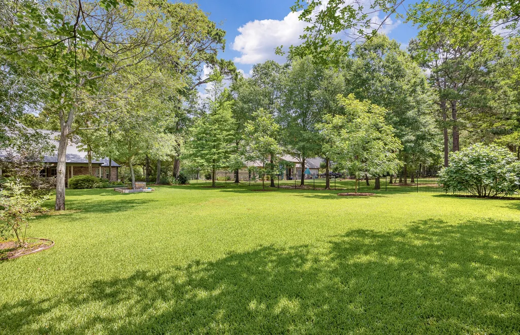 1915 Stonegate Valley Drive Tyler TX 75703