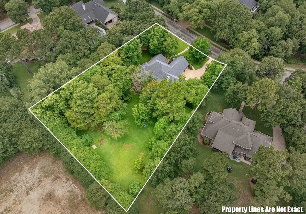 1915 Stonegate Valley Drive Tyler TX 75703