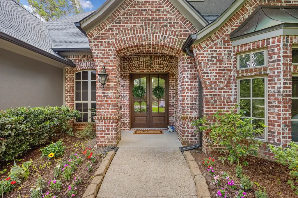 1915 Stonegate Valley Drive Tyler TX 75703