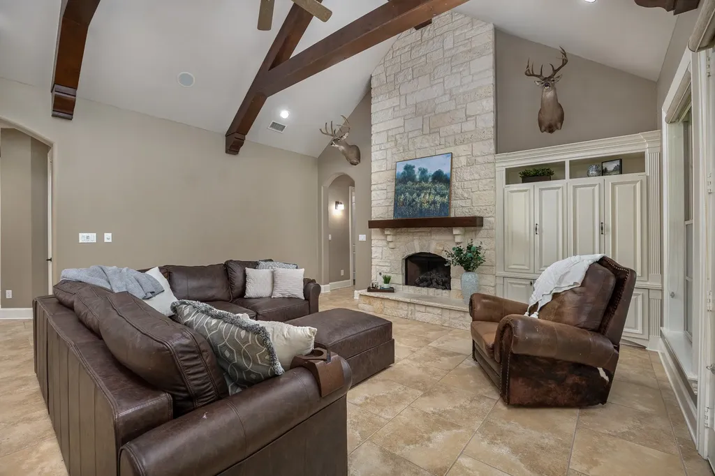 1915 Stonegate Valley Drive Tyler TX 75703