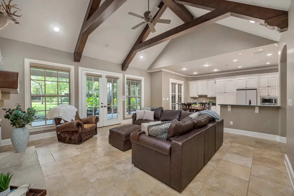1915 Stonegate Valley Drive Tyler TX 75703