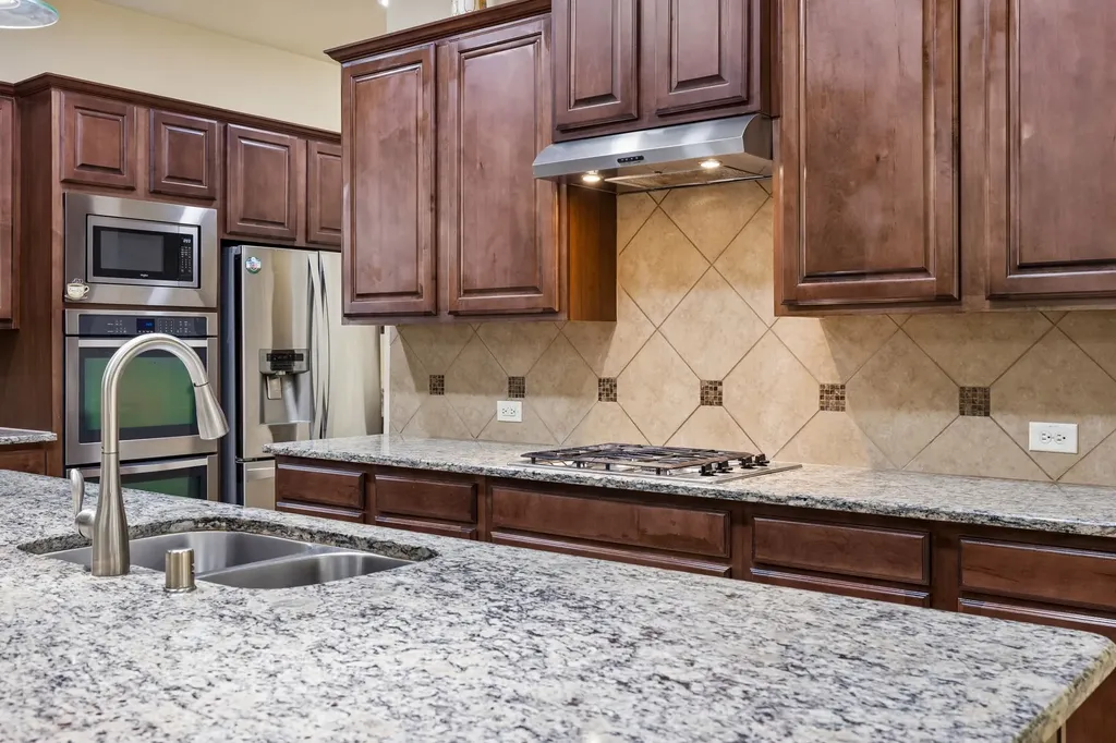 302 Phillips Court Fate TX 75087