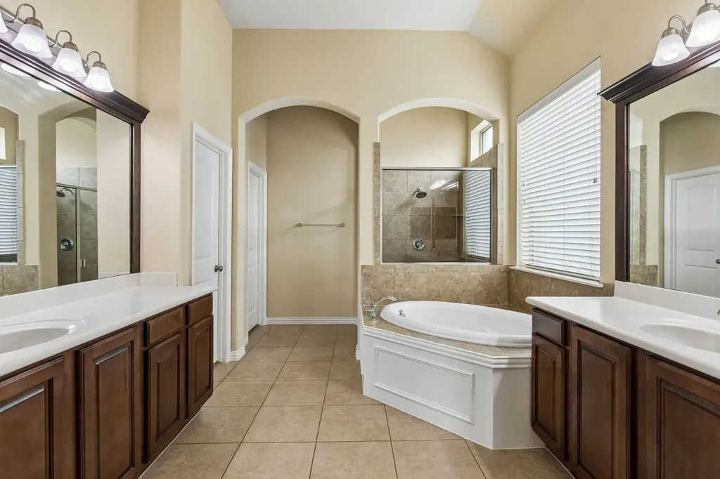 302 Phillips Court Fate TX 75087