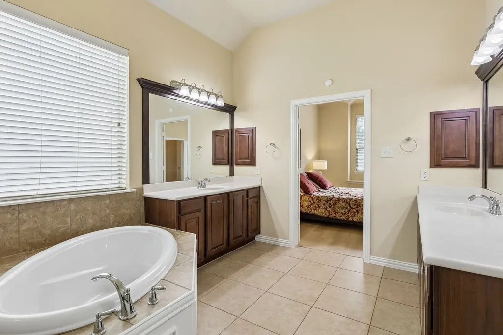 302 Phillips Court Fate TX 75087