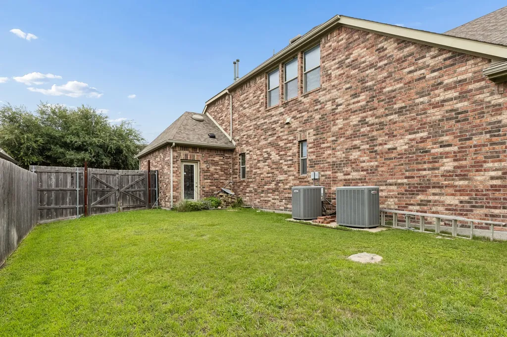 302 Phillips Court Fate TX 75087