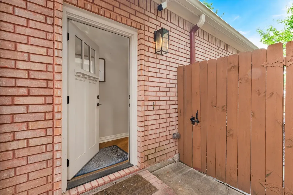 1313 Chatsworth Court E Colleyville TX 76034