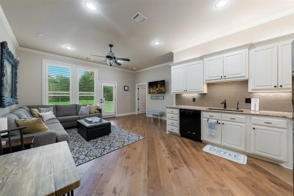 1313 Chatsworth Court E Colleyville TX 76034