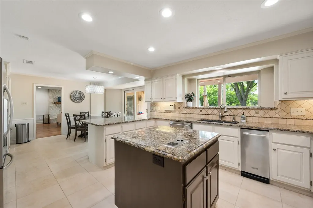 8111 Russell Curry Road Arlington TX 76001