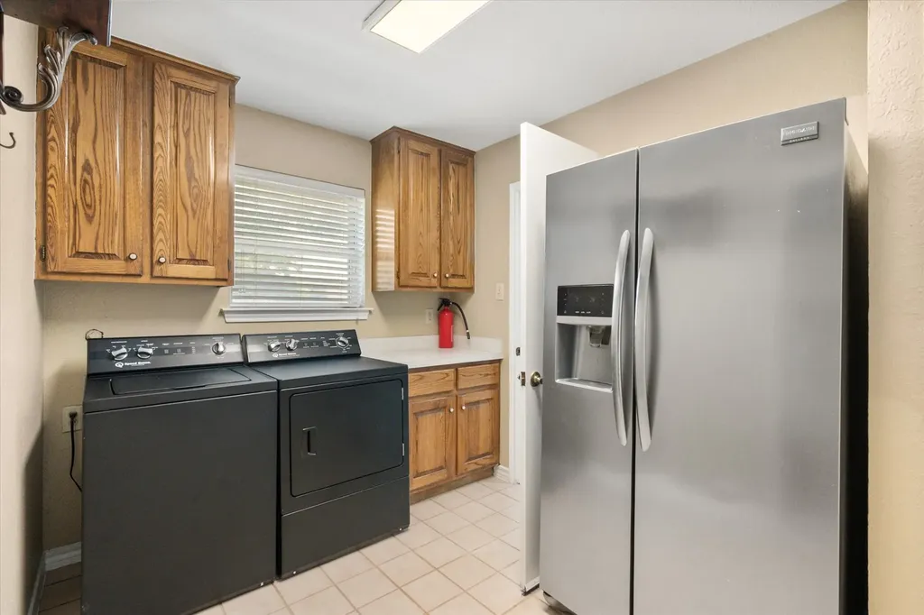 8111 Russell Curry Road Arlington TX 76001