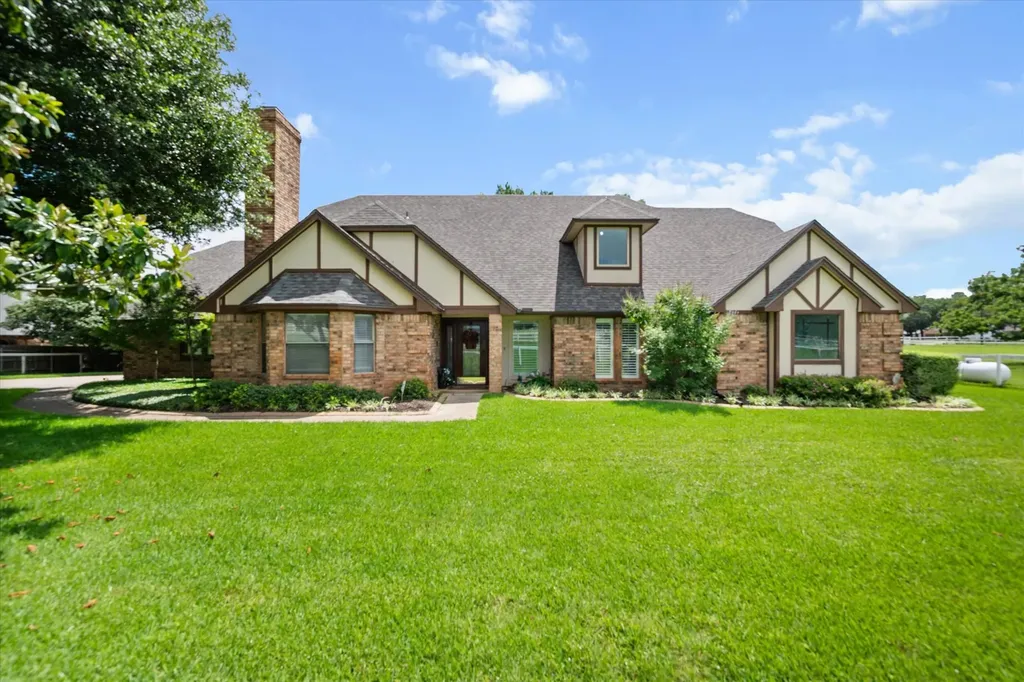 8111 Russell Curry Road Arlington TX 76001