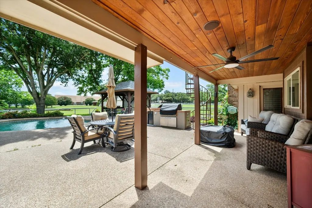 8111 Russell Curry Road Arlington TX 76001