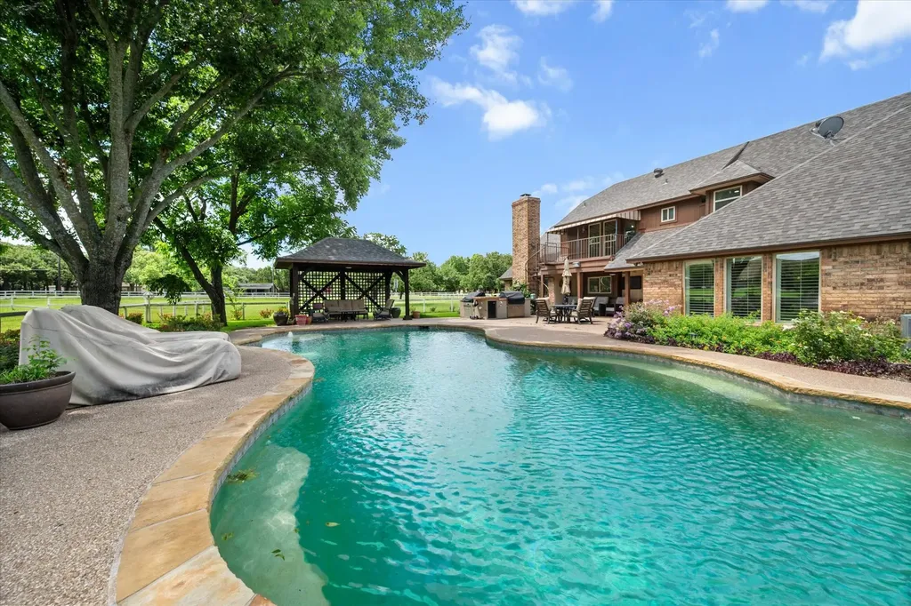 8111 Russell Curry Road Arlington TX 76001