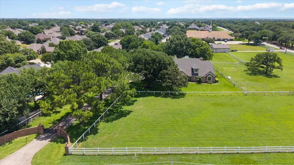 8111 Russell Curry Road Arlington TX 76001