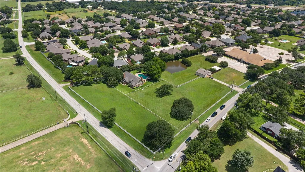 8111 Russell Curry Road Arlington TX 76001