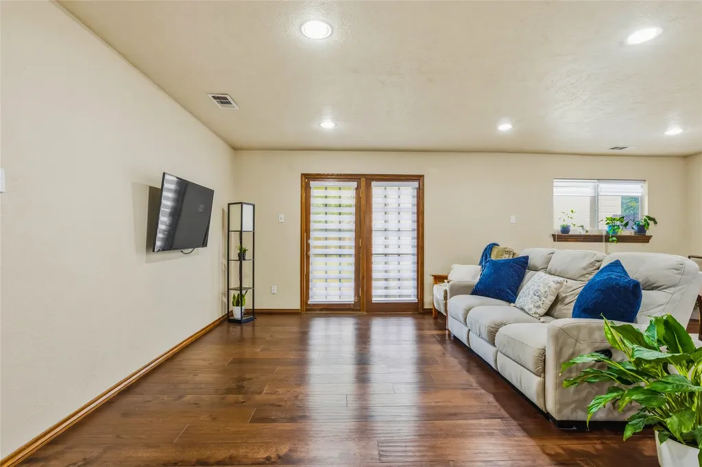 1514 Bay Shore Drive Garland TX 75040
