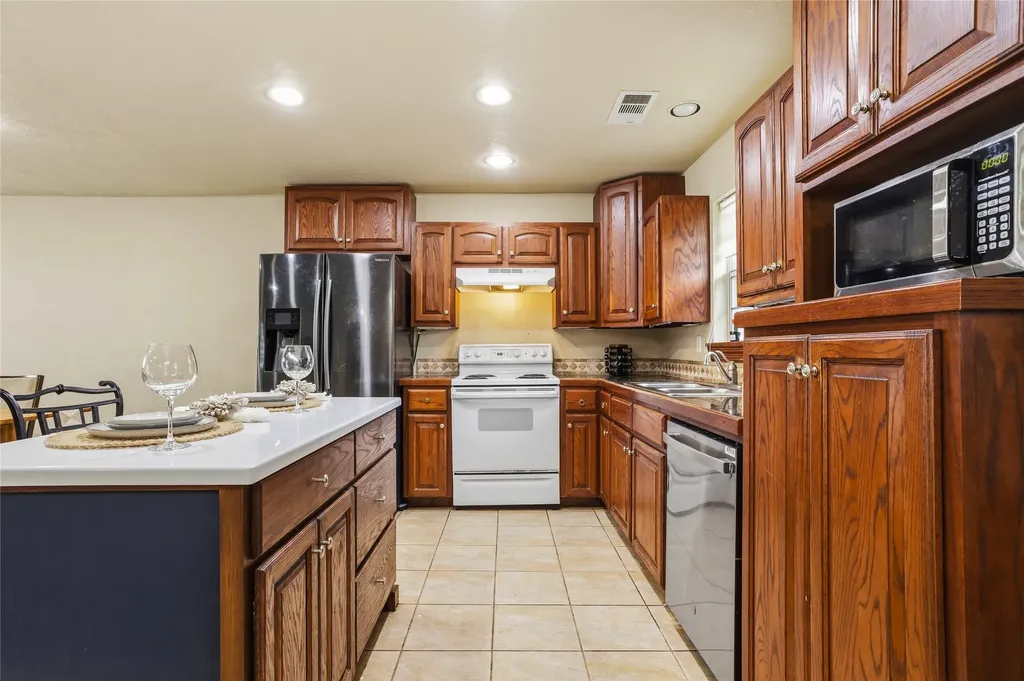 1514 Bay Shore Drive Garland TX 75040
