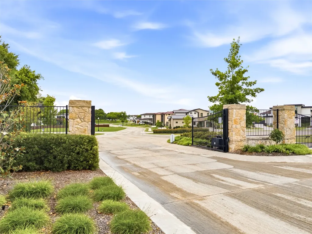 712 Crescent Heights Southlake TX 76092