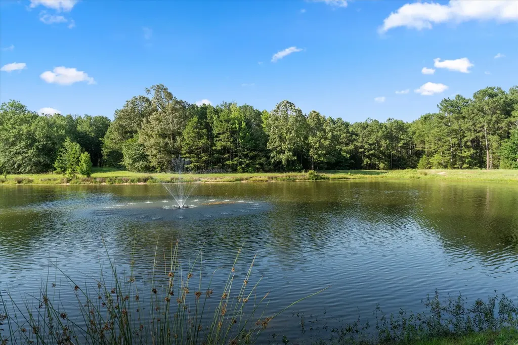 4940 Frontage Road Winfield TX 75493