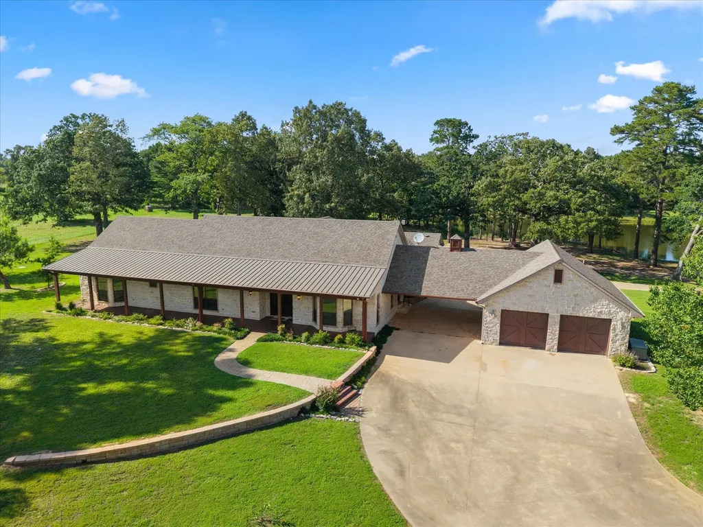 4940 Frontage Road Winfield TX 75493