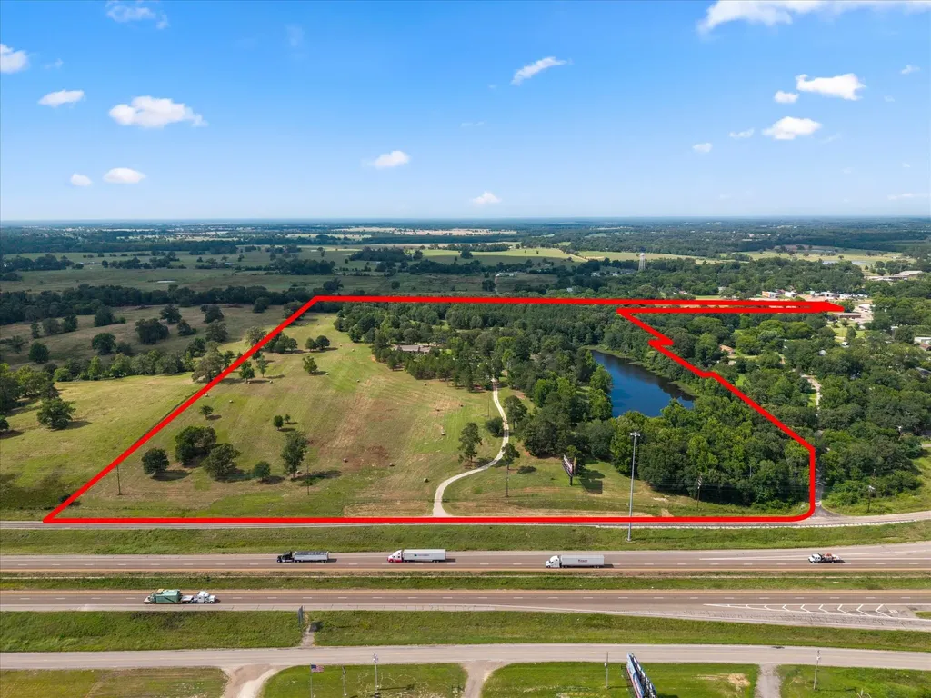 4940 Frontage Road Winfield TX 75493