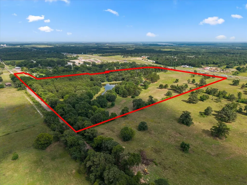 4940 Frontage Road Winfield TX 75493