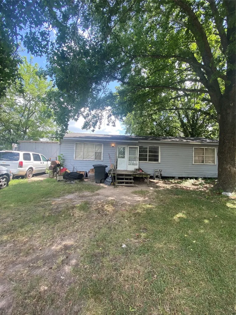 356 E Kansas Street Van TX 75790