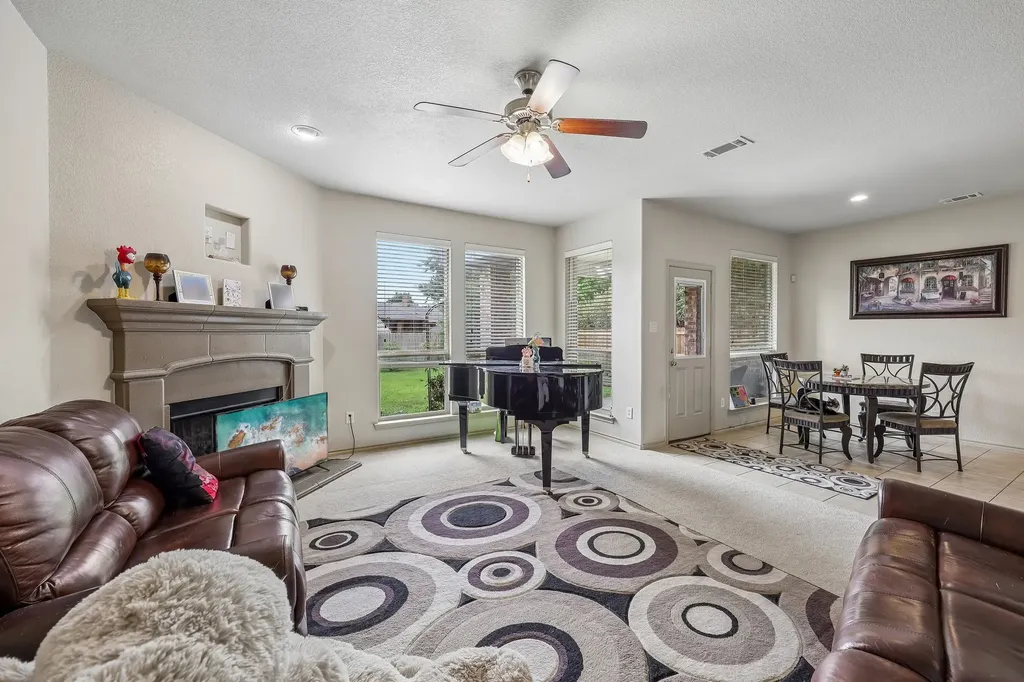 5220 Prestwick Drive Arlington TX 76001