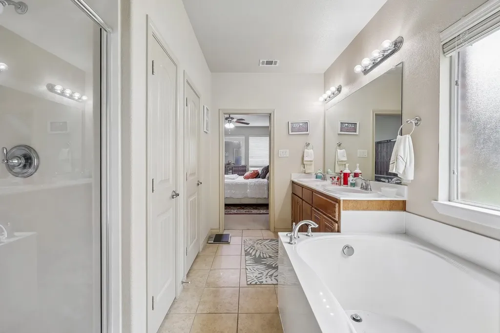 5220 Prestwick Drive Arlington TX 76001