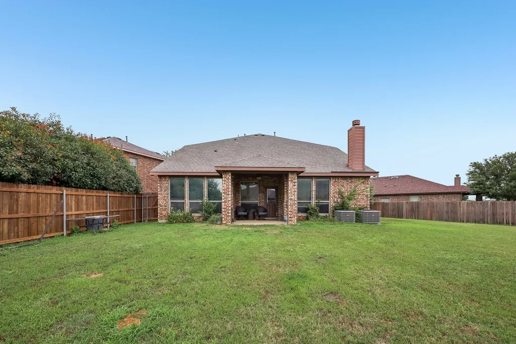 5220 Prestwick Drive Arlington TX 76001