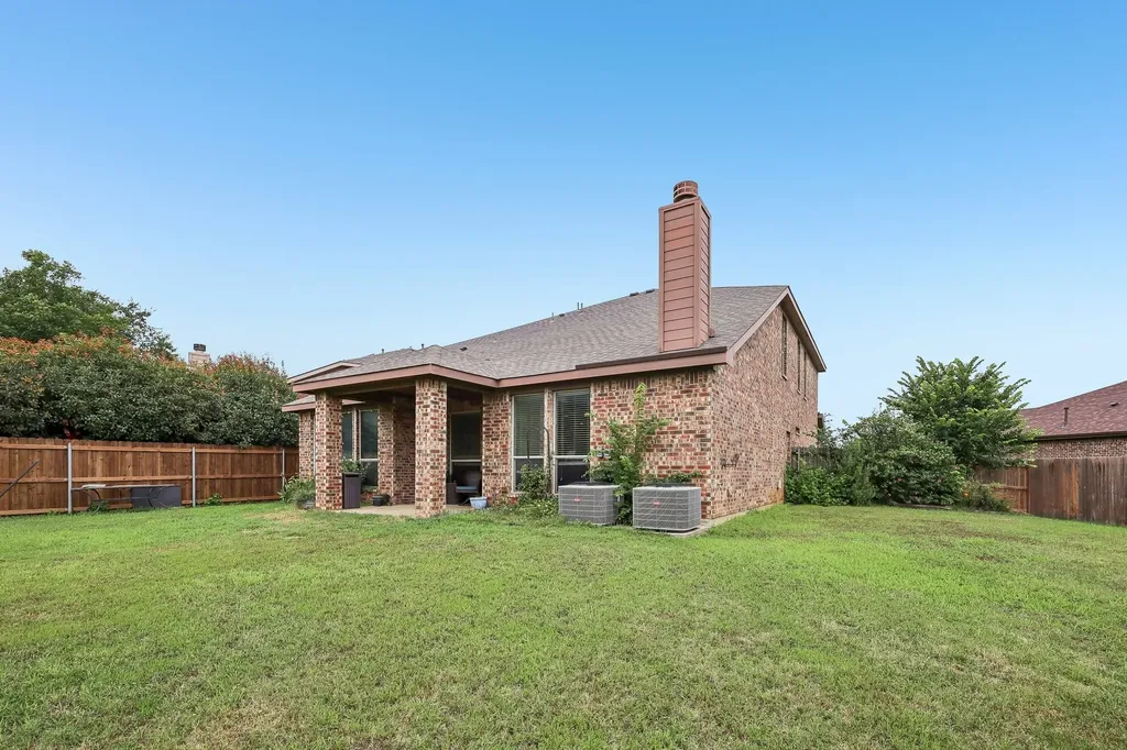 5220 Prestwick Drive Arlington TX 76001