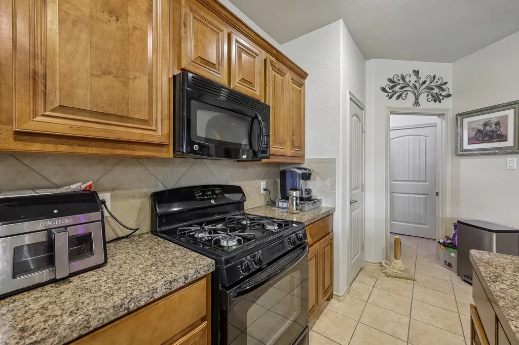 5220 Prestwick Drive Arlington TX 76001