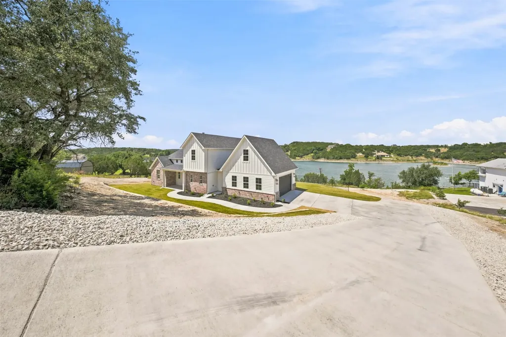 980 Anglers Point Bluff Dale TX 76433